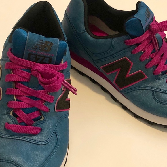 Blue & pink sneakers - Picture 2 of 3